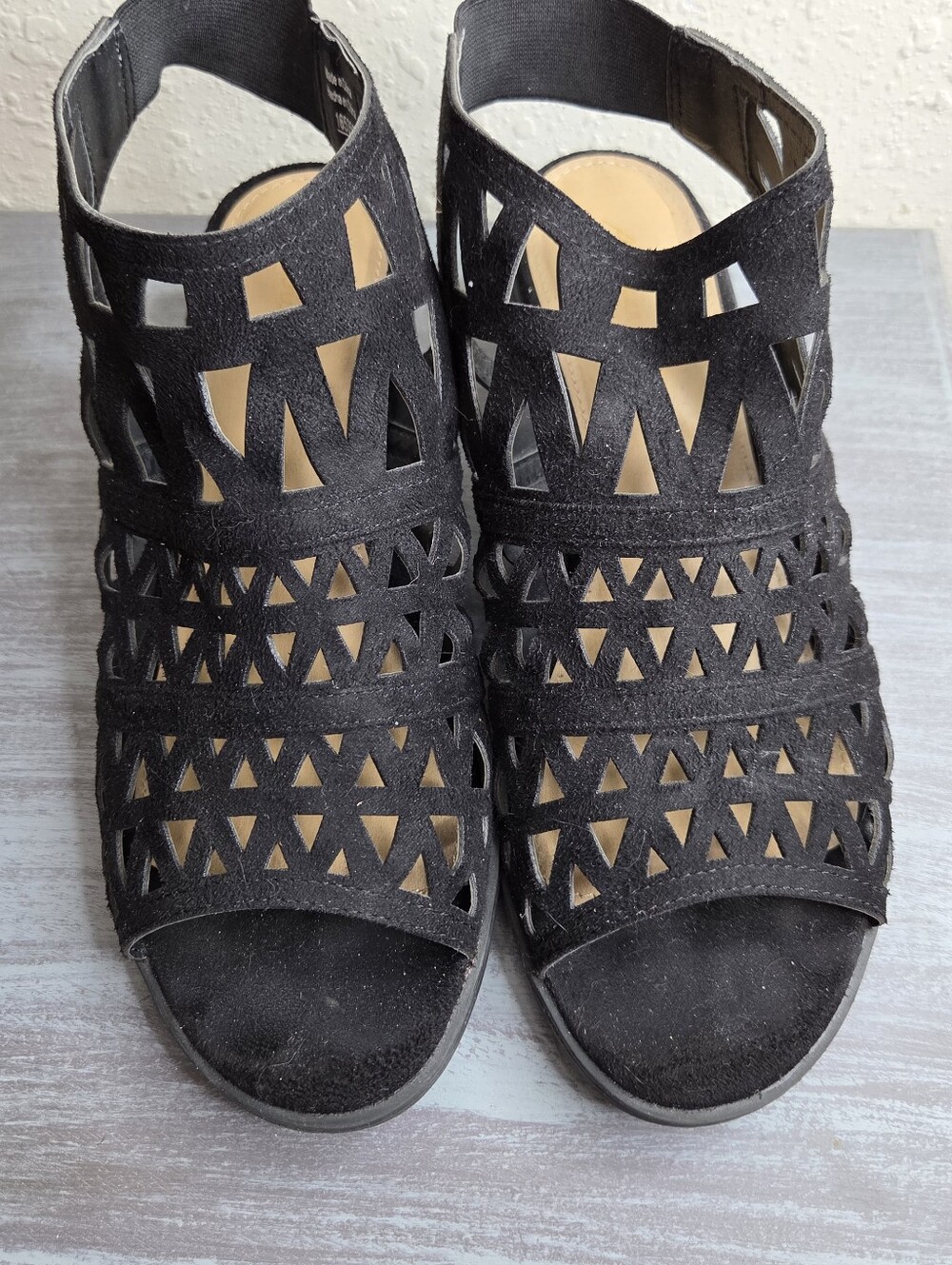 American Eagle Women's Black Cutout Peep-Toe Sandals Size 8.5 (Bg)